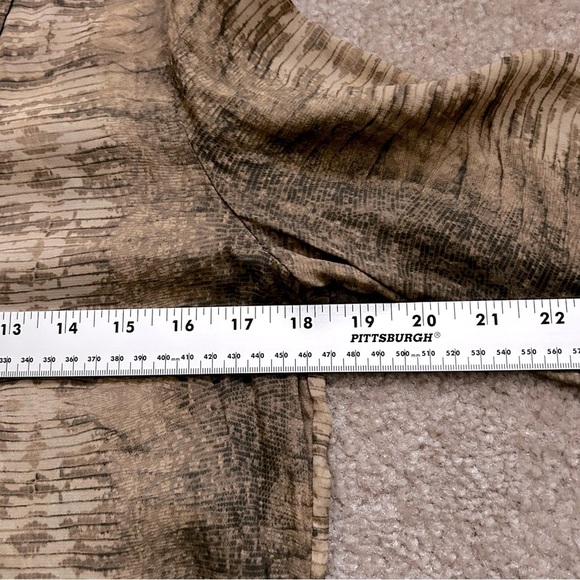 Lafayette 148 New York Long Sleeve Button Down Top - Picture 9 of 10